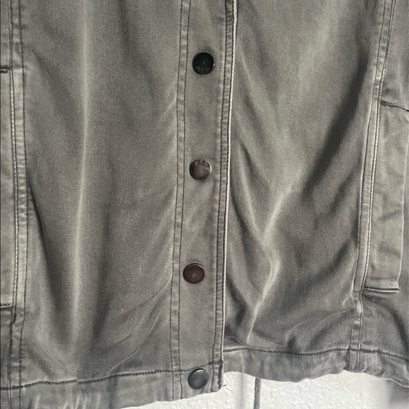 Gray-Olive Women's Military Style Button-Up Jacket - Picture 4 of 8